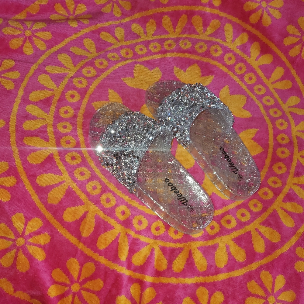 Beautiful Crystal Sandles Size 6.5 - Picture 4 of 5